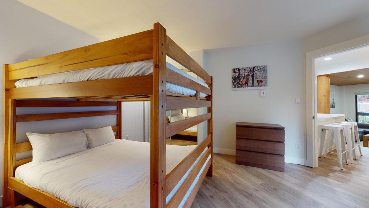 Ironwoods On Blueberry Hill By Whistler Blackcomb Vacation Rentals Exterior photo