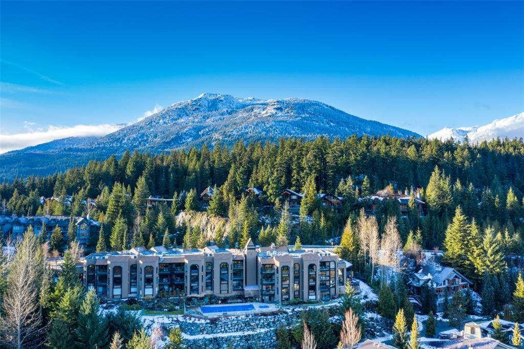 Ironwoods On Blueberry Hill By Whistler Blackcomb Vacation Rentals Exterior photo